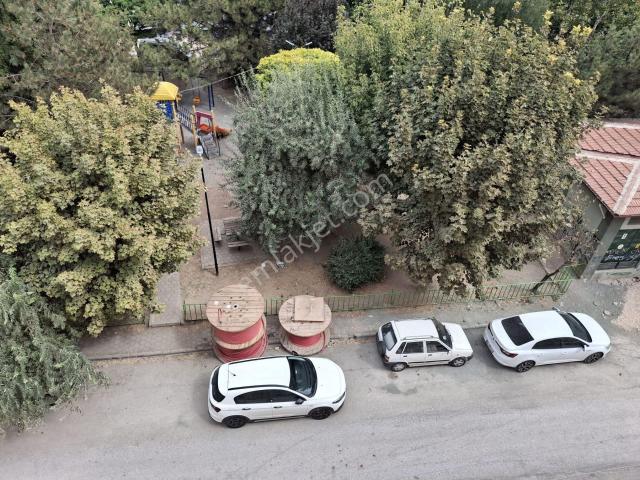 Eskişehir Merkez Yeni Mah. Çarşıya Yürüyüş Mesafesinde 3+1 Satılık Daire