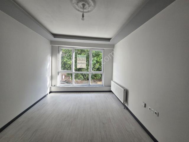 Eskişehir Tepebaşı Sütlüce Mh Ayrı Mutfaklı 1+1 Kiralık Daire