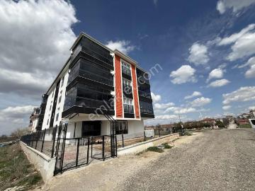 Eskişehir Yoluna Yakın Giyinme Odalı Çift Banyolu Sıfır Daire