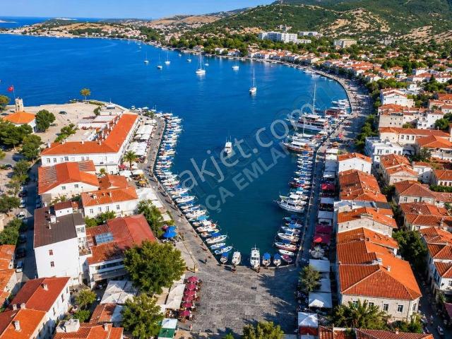 Eski Foça Çarşıda 1+0 Eşyalı Kiralık Stüdyo Daire