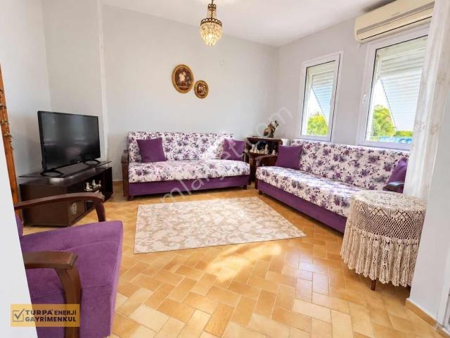 Eski Foça Merkezde 2+1 Kiralık Eşyalı Daire