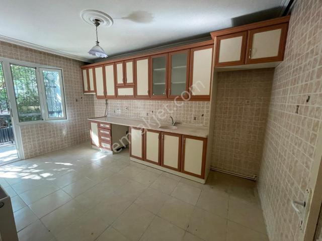 Eski İzmir Caddesi Üzerinde Arakat 3+1 Doğalgazlı Daire