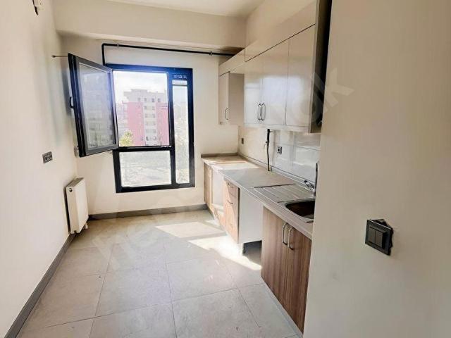 ESKİ KÜLTÜR MERKEZİ CİVARI CADDE ÜZERİ KİRALIK 2+1 DAİRE