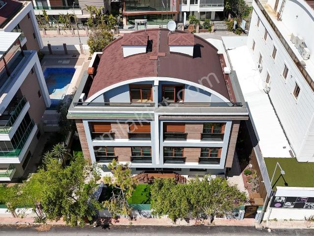 Eski Lara Yoluna 2.parsel Asansörlü 5+1 Lüks Tribleks Villa