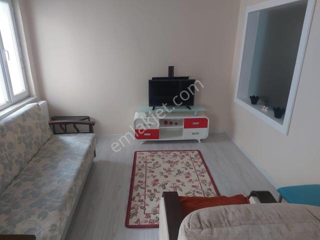 Eski Pzar Caddesinde 1+1 Full Eşyalı Satılık Daire