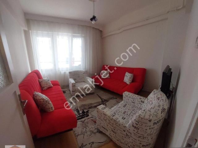 Eski Pazar Caddesinde 2+1 Full Eşyalı Kiralık Daire