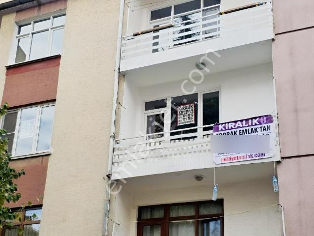 Eski Stad Yanı Feridiye Arkasında 3+1, Arakat Kiralık Daire
