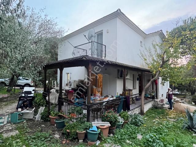 Eskifoça’da Satılık 2+1 Bahçeli Dubleks