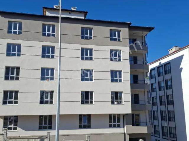 Sivas Merkez Sivas Diriliş Mahallesi Satılık Sıfır 3+1 Daire