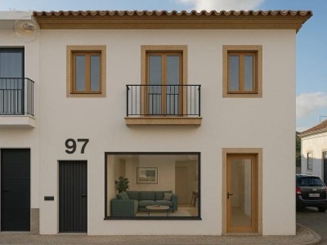 Espaço comercial com Moradia no 1º andar