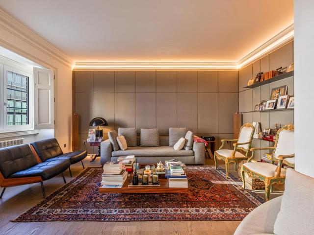 Espaço e charme no Triângulo Dourado de Lisboa 320m² Santo António