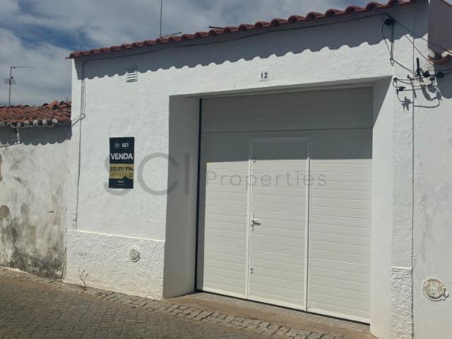 Espaço em Vila Nova de São Bento para habitação ou garagem.