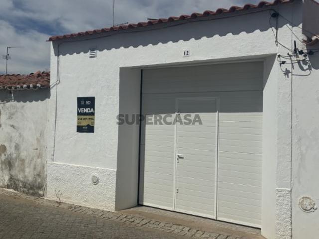 Espaço em Vila Nova de São Bento para habitação ou garagem.