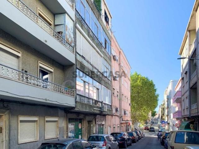 ESPAÇO RARO EXTERIOR | UM EXCELENTE T2 TODO REMODELADO NUMA DAS MELHORES ZONAS DE MOSCAVIDE