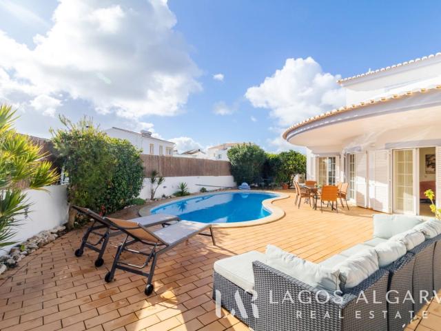 Espaçosa vivenda de 3 quartos com piscina privada em Almáden. 226m² Luz