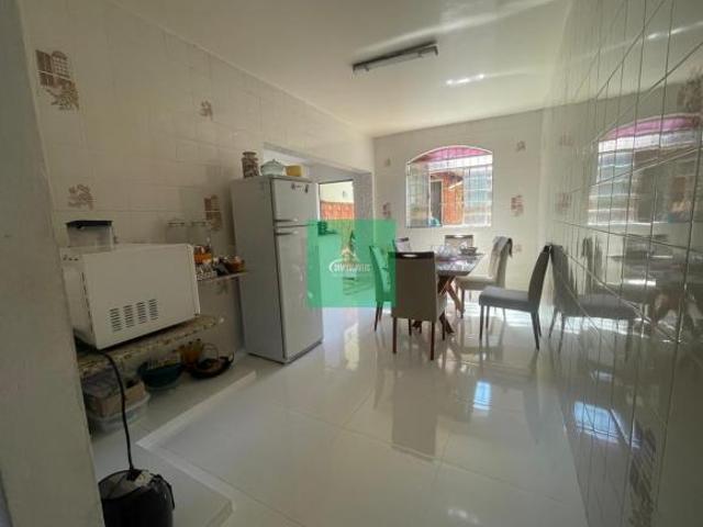 Espaçosa casa de 3 quartos com suíte e 2 salas no bairro Espírito Santo em Betim MG 200m² 2 vaga