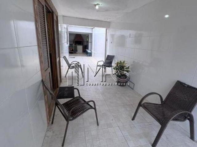 Espaçosa Casa Isolada 4 Quartos à Venda em Tude Bastos, Praia Grande