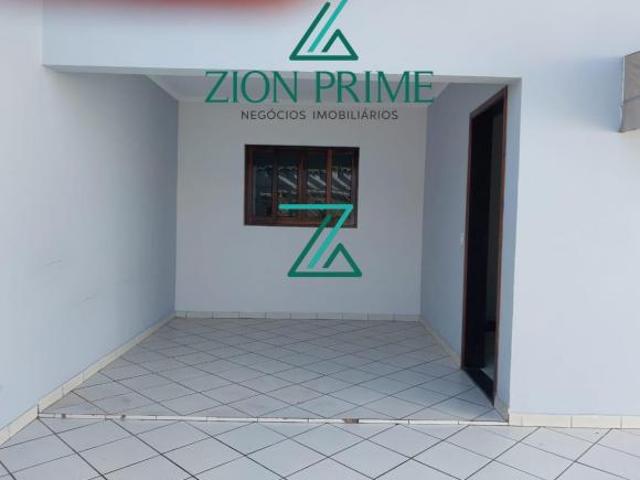 Espaçosa Casa Residencial com 250m² de área total e 2 dormitórios à venda no bairro Parque Cidade Ja