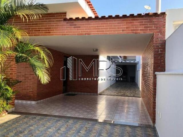 Espaçosa Casa Térrea 3 Suítes à Venda em Flórida, Praia Grande