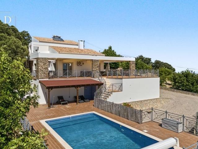 Espaçosa moradia com piscina privada e vistas deslumbrantes 200m² São Brás De Alportel