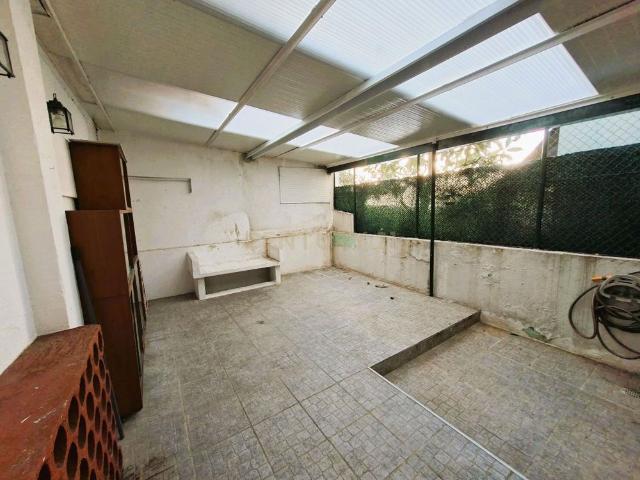 Espaçoso T2 mobilado com Terraço Coberto em Olival Basto Odivelas