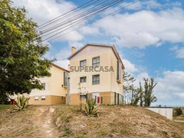 Espaçoso T4 duplex em Pataias