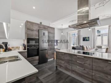 Apartamento T3+1 com Jardim Privativo perto do Saldanha