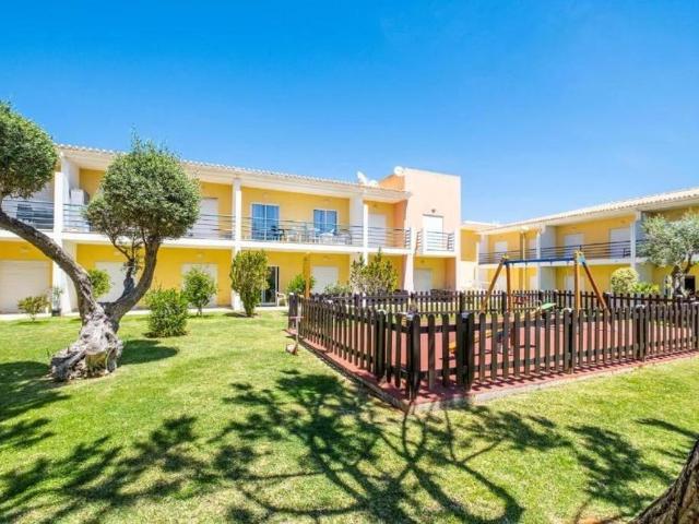 Espaçoso e bonito apartamento T2 em condomínio privado para arrendamento