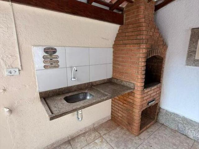 Espaçoso Sobrado à Venda no Balneário Maracanã Praia Grande 2 Suítes