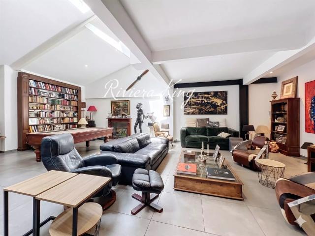 Espace atypique Nice Port – Loft esprit atelier et galerie 203m² Nice