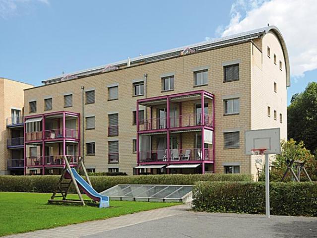 Espace de vie adapté aux enfants avec terrasse
