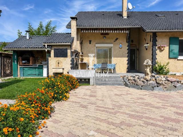 Espace et piscine: la maison de famille idéale