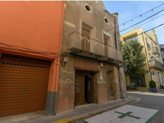 Espacio, aire libre y casa con vistas