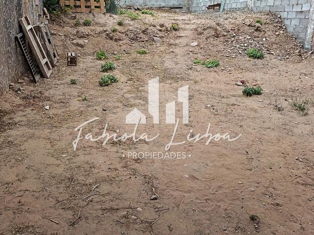 EXCELENTE OPORTUNIDAD CASA CON AMPLIO TERRENO