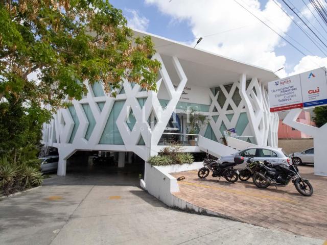 Espacio Comercial en Renta en Av La Luna
