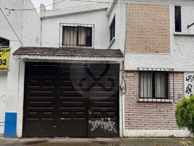 ESPACIO COMERCIAL EN RENTA EN ISABEL LA CAT?LICA, COL. ALGAR?N
