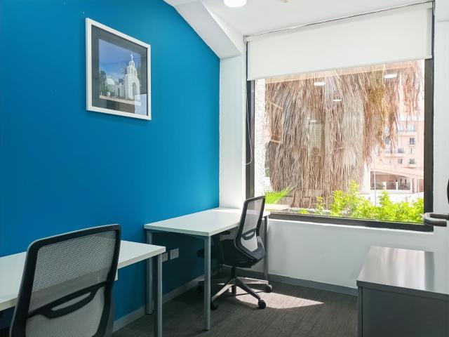 Espacio de oficina en renta para 2 personas en Regus Convention Center
