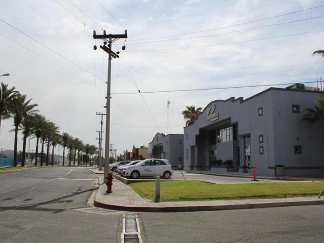 Espacio Industrial Disponible 32,572 SF