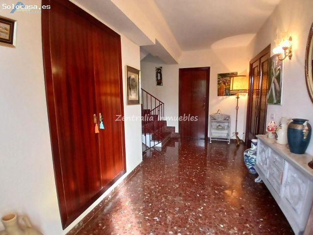 ESPACIOSO CHALET UNIFAMILIAR EN NIVELES ESCALONADOS