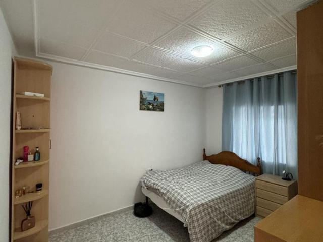 Espaciosa casa adosada de 3 dormitorios con garaje y patio | Calle Sierra Almirante, Rebolledo, Alicante