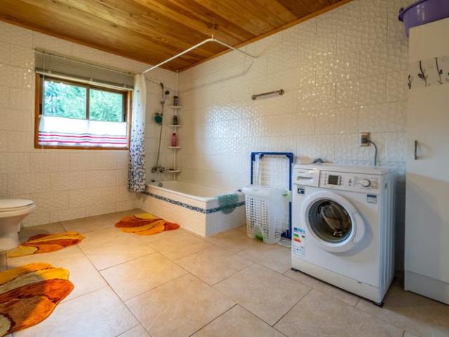 Espaciosa casa de gran calidad en Ñancul | 3 dormitorios por 235000. 00 en Villarrica