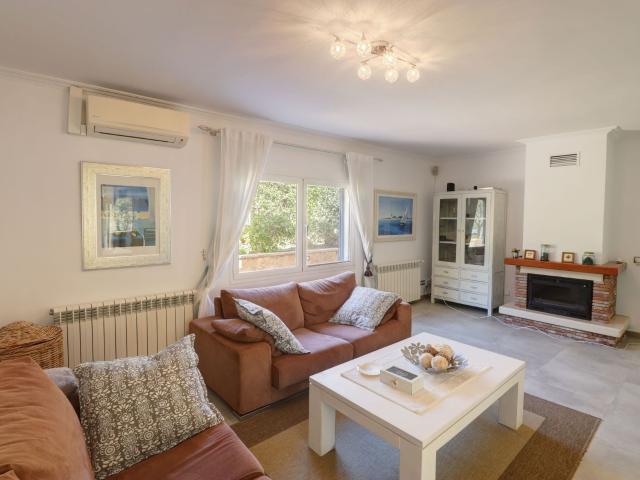 Espaciosa Villa Familiar En PAGUERAEsta villa independiente. 181m² Peguera