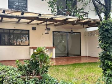 ?Espaciosa y luminosa casa con alberca en renta ideal para familias!