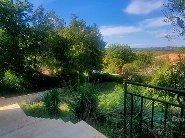 Esparron 83560 Achat / Vente maison 6 pièces t6 au dernier étage