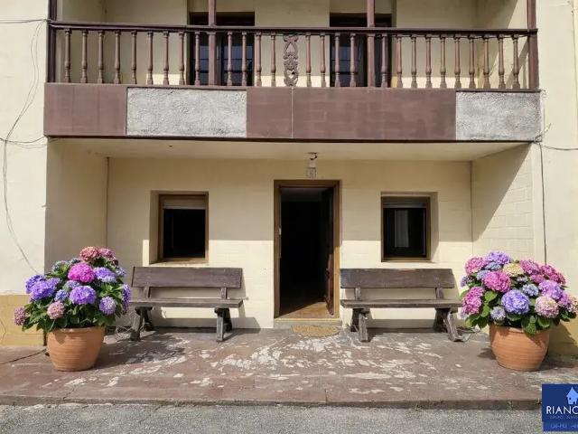 Espectacular conjunto arquitectónico típico Asturiano para reformar en venta en Candás