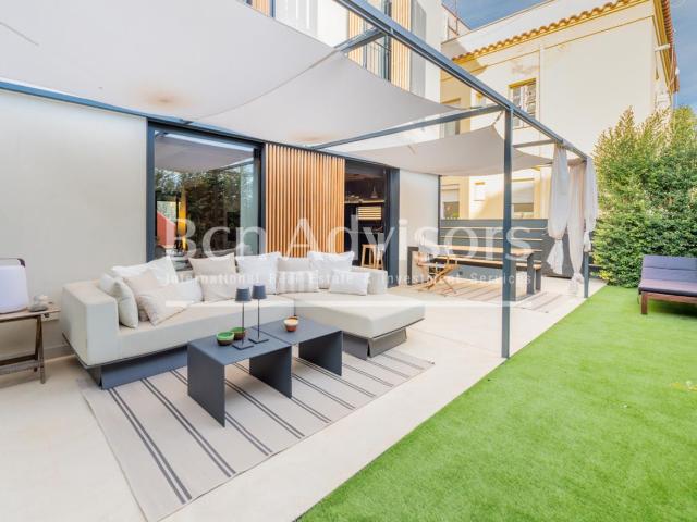 Espectacular casa totalmente rehabilitada con escritura de d. 305m² Barcelona