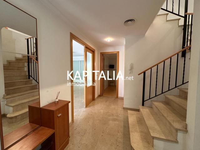 Espectacular casa VENTA en Novetlè con jardín privado, garaje y excelentes calidades