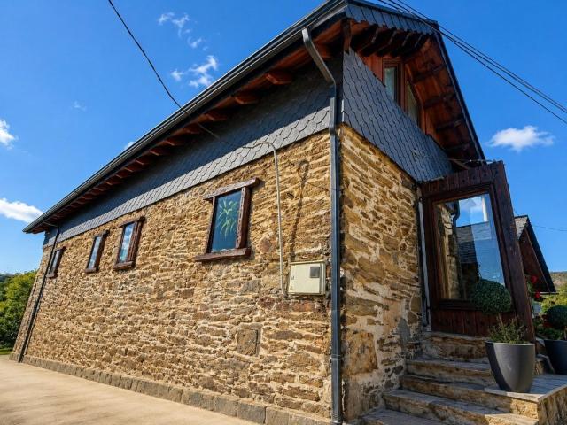 ESPECTACULAR CASA ADOSADA EN VENTA