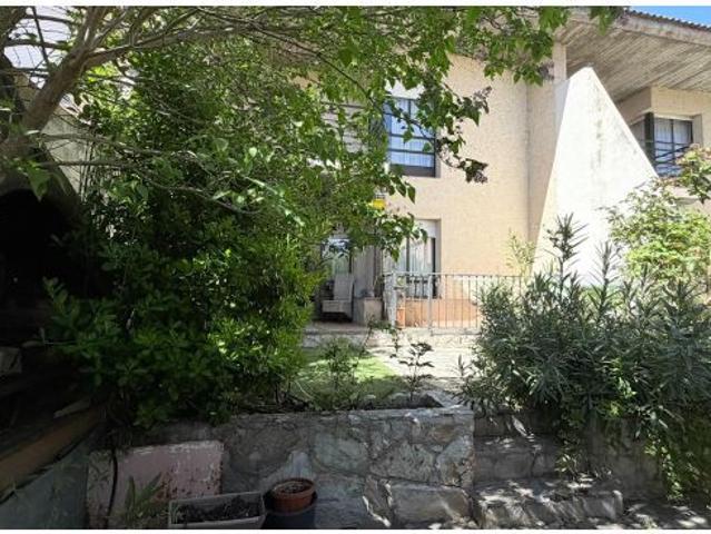 Espectacular casa con jardín en Los Pajaritos: espacio, luz y un sinfín de posibilidades
