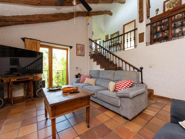 Casa en venta con terreno a 5 min de Sada: Finca de 3.000 m2, 7 dormitorios